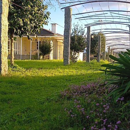 A Casa De Abelleira Ponteareas Bed & Breakfast ภายนอก รูปภาพ