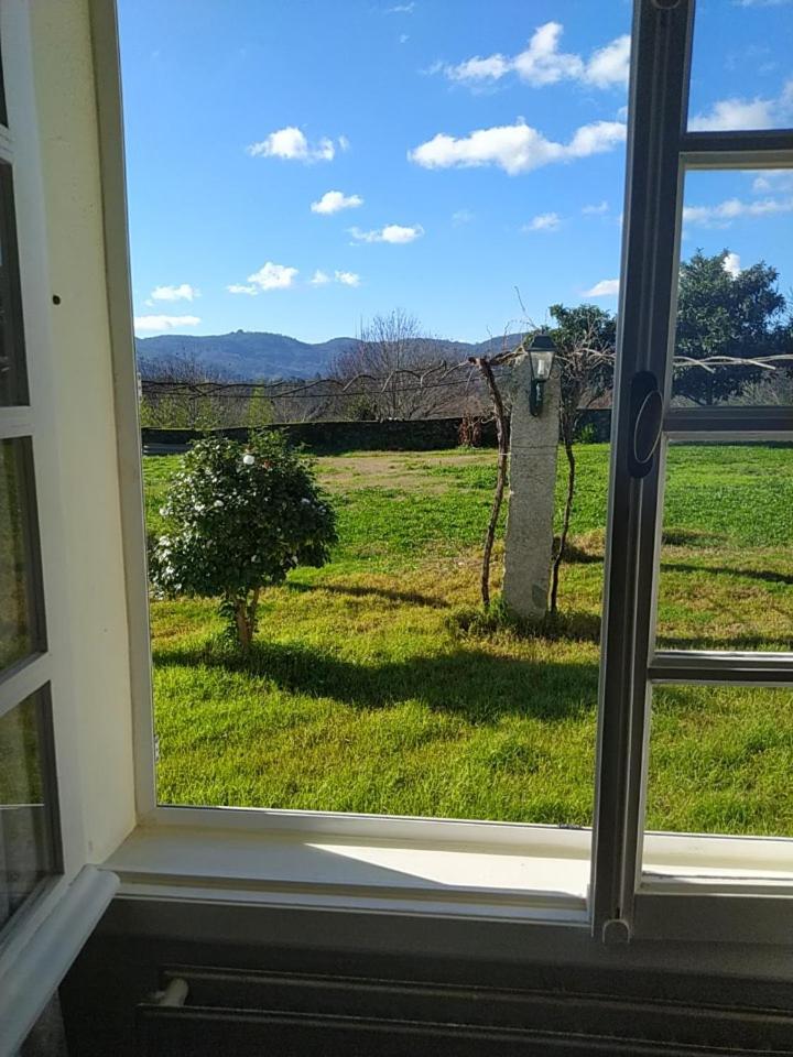 A Casa De Abelleira Ponteareas Bed & Breakfast ภายนอก รูปภาพ